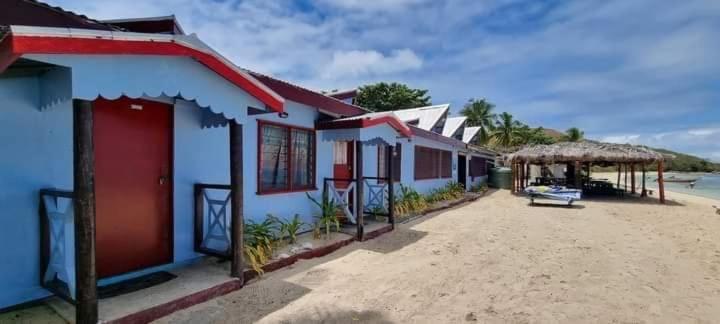 فيلا Mana Lagoon Backpackers المظهر الخارجي الصورة
