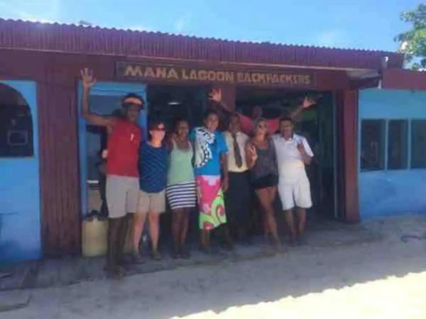 فيلا Mana Lagoon Backpackers المظهر الخارجي الصورة