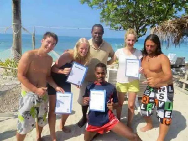 فيلا Mana Lagoon Backpackers المظهر الخارجي الصورة