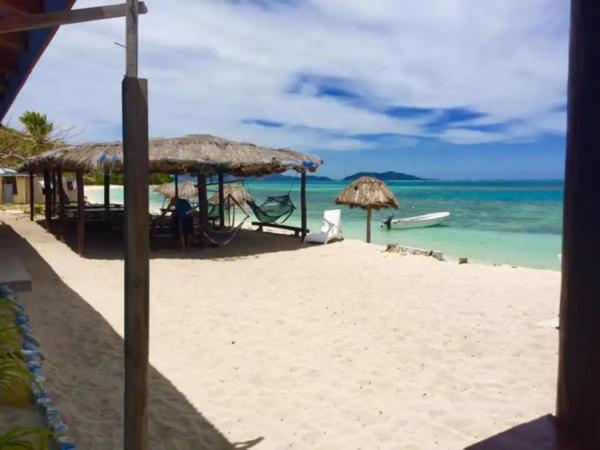 فيلا Mana Lagoon Backpackers المظهر الخارجي الصورة