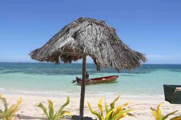 فيلا Mana Lagoon Backpackers المظهر الخارجي الصورة